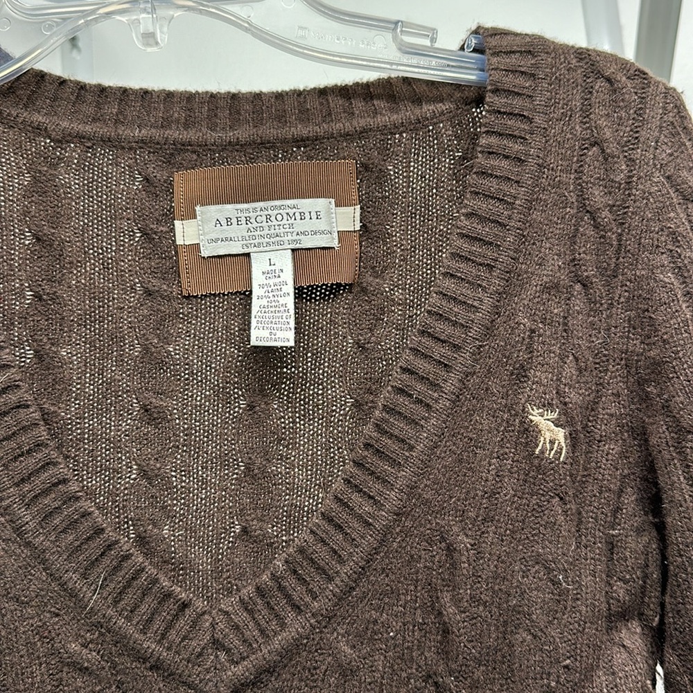 A&F sweater 🪩 - Picture 2 of 3
